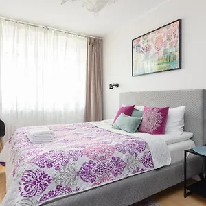 https://wincentego-colorful-apartment.warsawhotelspoland.com