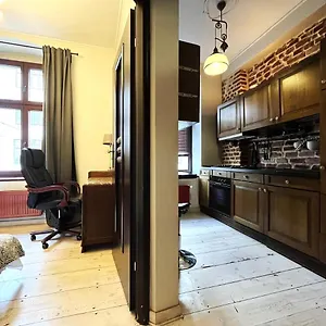 https://krupnicza-apartment-check-in-till-2100.hotelswroclaw.com